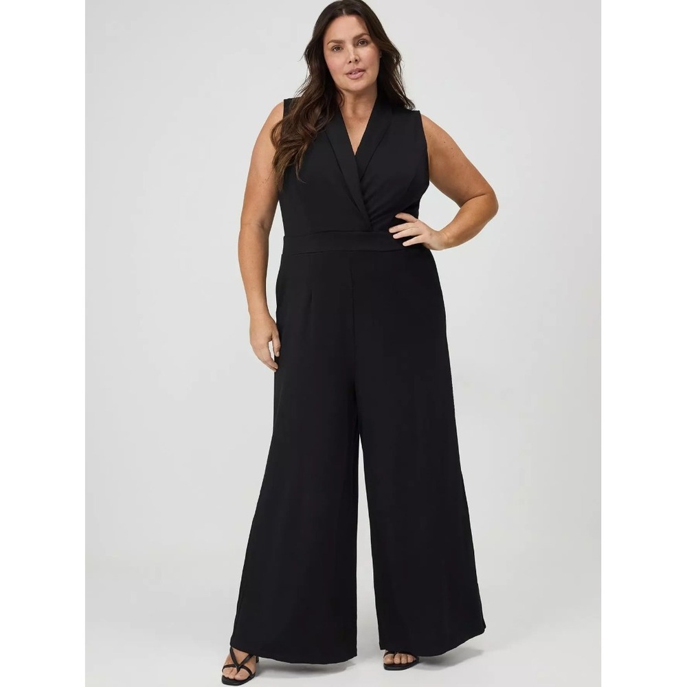 Torrid Jumpsuit Women 16‎ Black Shawl Collar Pockets Wide Leg Career Minimalist
